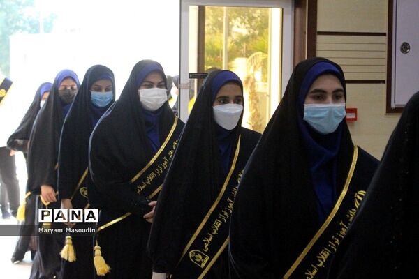 تجلیل از دانش‌آموزان تراز انقلاب اسلامی استان بوشهر