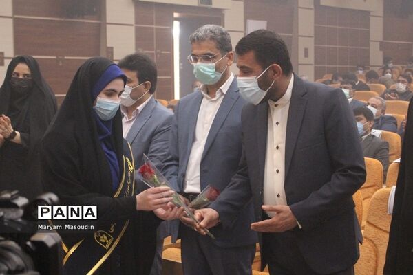 تجلیل از دانش‌آموزان تراز انقلاب اسلامی استان بوشهر