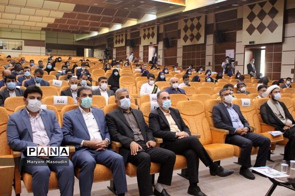 همایش تجلیل از دانش‌آموزان تراز انقلاب اسلامی استان بوشهر
