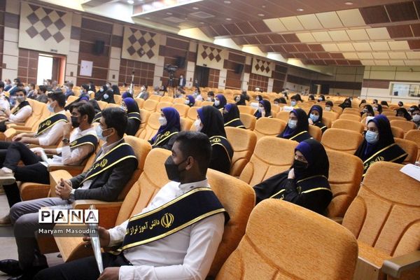 همایش تجلیل از دانش‌آموزان تراز انقلاب اسلامی استان بوشهر