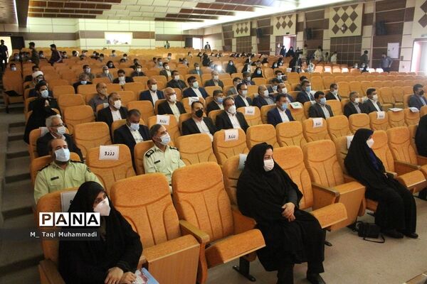 همایش تجلیل از دانش‌آموزان تراز انقلاب اسلامی استان بوشهر