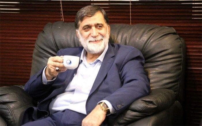 نامه آجورلو به عزیزی خادم؛ تبلیغات محیطی حق ماست