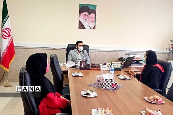 تجلیل از فرهنگیان و دانش‌آموزان برگزیده شهرستان پردیس در حوزه پرورشی