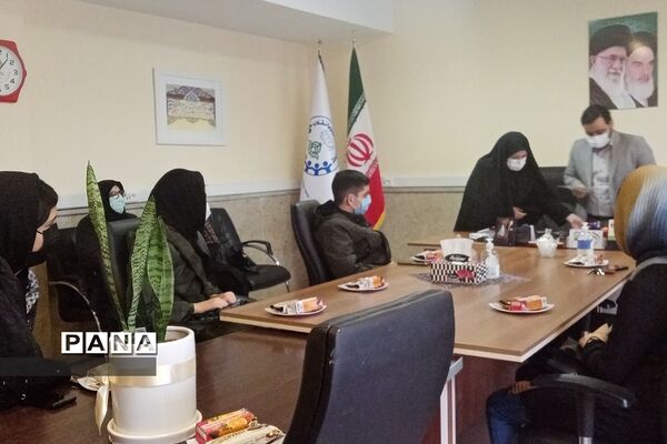تجلیل از فرهنگیان و دانش‌آموزان برگزیده شهرستان پردیس در حوزه پرورشی
