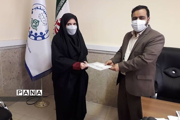تجلیل از فرهنگیان و دانش‌آموزان برگزیده شهرستان پردیس در حوزه پرورشی