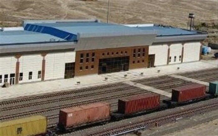 تعیین تکلیف تجهیزات مونوریل قم در انبارهای گمرک