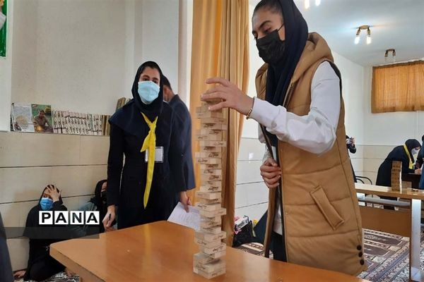 برگزاری مسابقات بازی‌های فکری سرگرمی رویش در شهرستان آباده