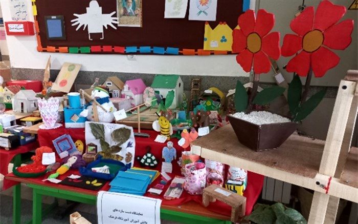 افتتاح نمایشگاه دست‌سازه های  دانش‌آموزان استثنایی فیروزه