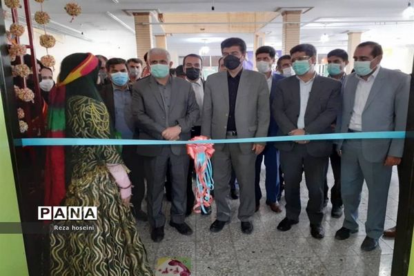 مراسم گرامیداشت هفته پژوهش در مدرسه  فرزانگان یاسوج