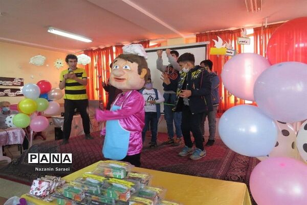 گرامیداشت هفته معلولین درواحدهای آموزشی استثنایی شهرستان اسلامشهر