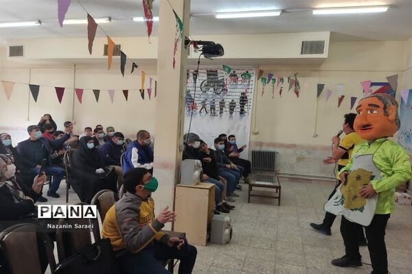 گرامیداشت هفته معلولین درواحدهای آموزشی استثنایی شهرستان اسلامشهر