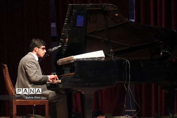 همایش بزرگداشت روز جهانی معلولین