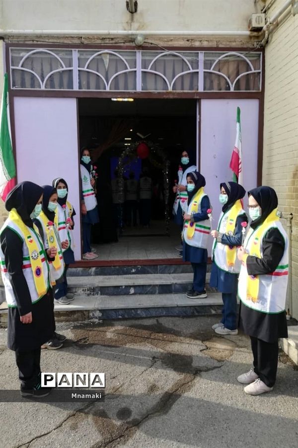 نشست هم‌اندیشی مربیان پیشتاز آران و بیدگل