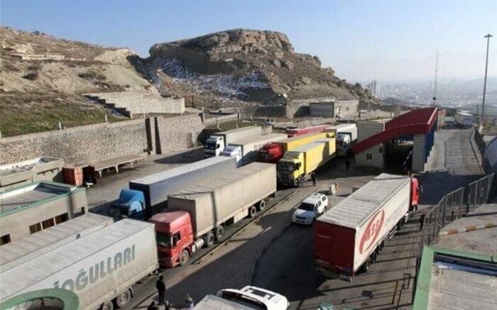 صادرات از مرز بازرگان به 107 هزار تن کالا رسید