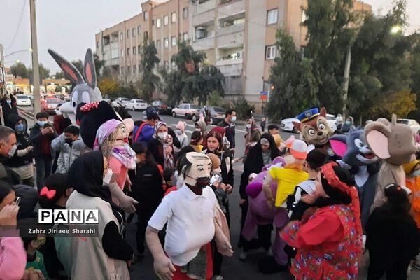 برگزاری کارناوال عروسکی به مناسبت روز پرستار