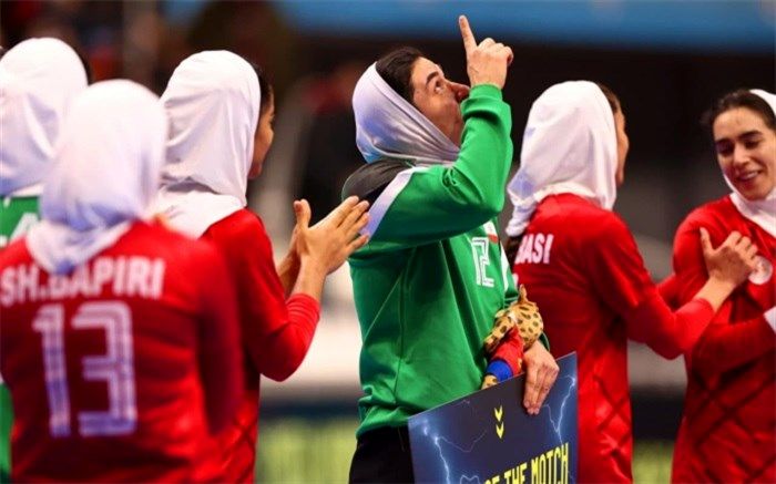 قلب‌ها در دستان فاطمه