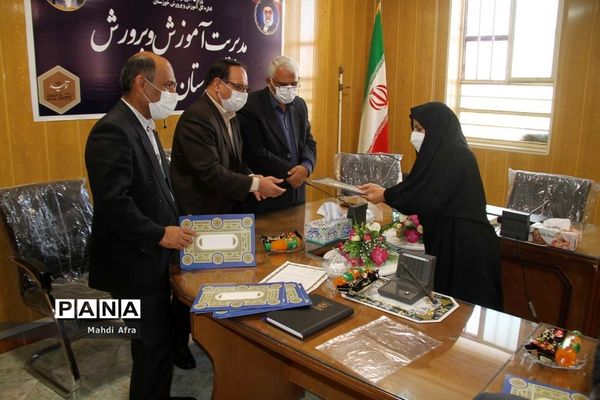 تقدیر از داوران و ناظران جشنواره نوجوان خوارزمی