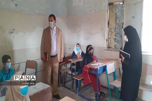 بازدید سرگروه‌های آموزشی از آموزش حضوری و مجازی مدارس ابتدایی