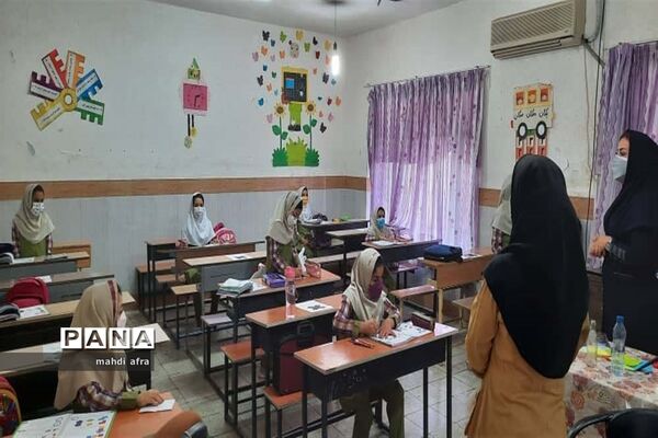 بازدید سرگروه‌های آموزشی از آموزش حضوری و مجازی مدارس ابتدایی