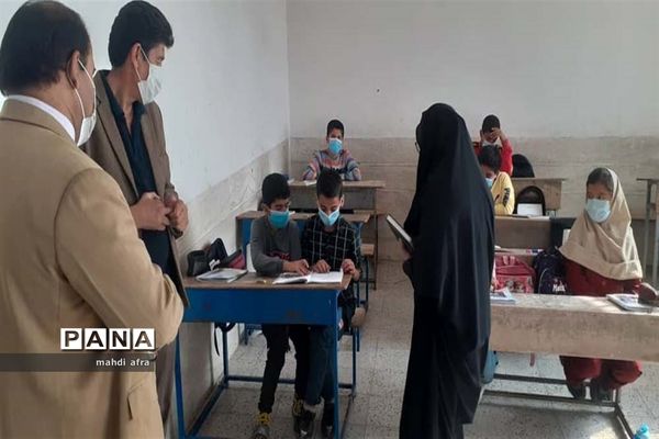 بازدید سرگروه‌های آموزشی از آموزش حضوری و مجازی مدارس ابتدایی