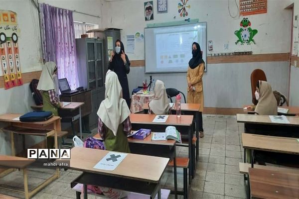 بازدید سرگروه‌های آموزشی از آموزش حضوری و مجازی مدارس ابتدایی