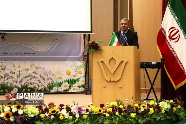 آیین افتتاح شعارسازمان دانش آموزی ناحیه ۵ تبریز