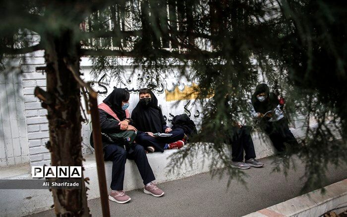 دانش‌‌آموزانی که بیماری زمینه‌ای دارند برای حضور در کلاس گواهی بگیرند