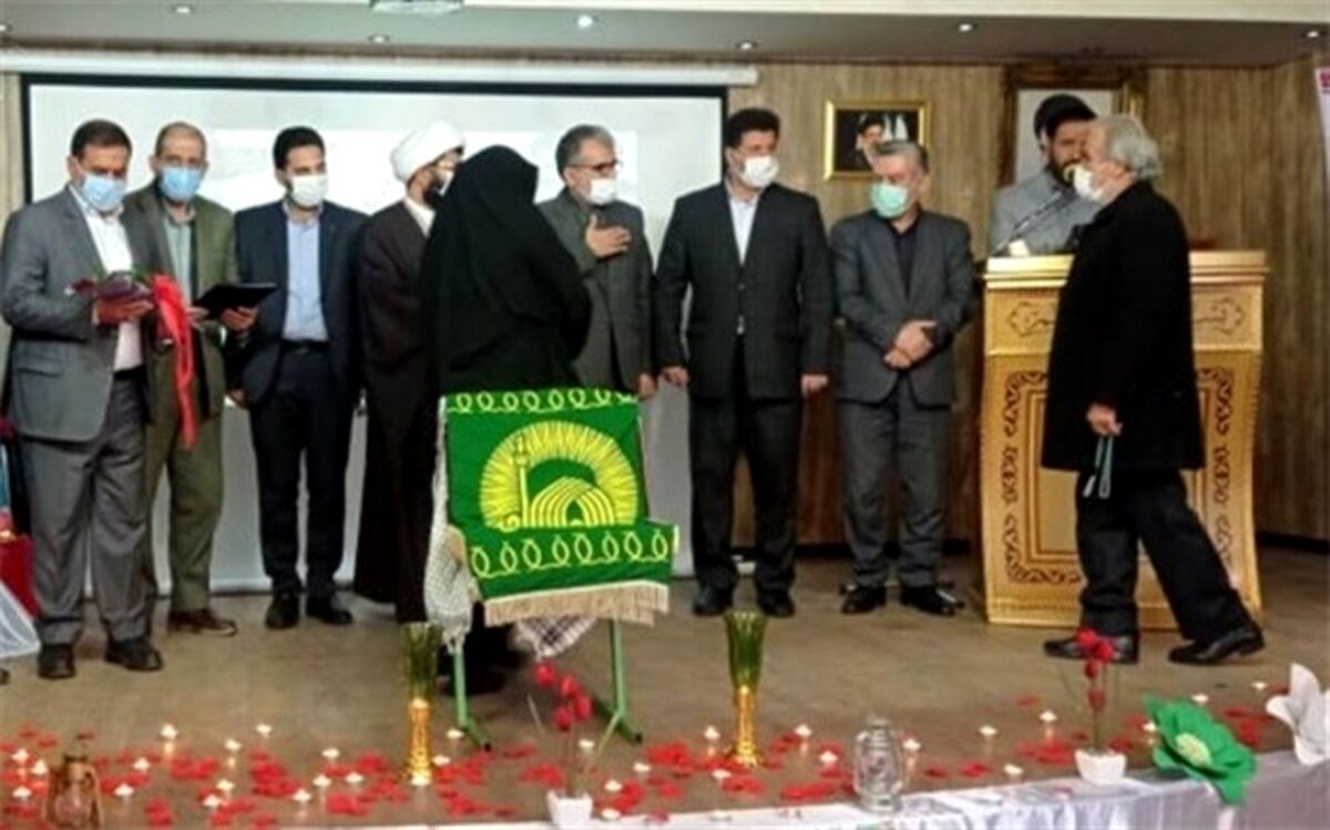 شهدا معلم زندگی در طول تاریخ هستند