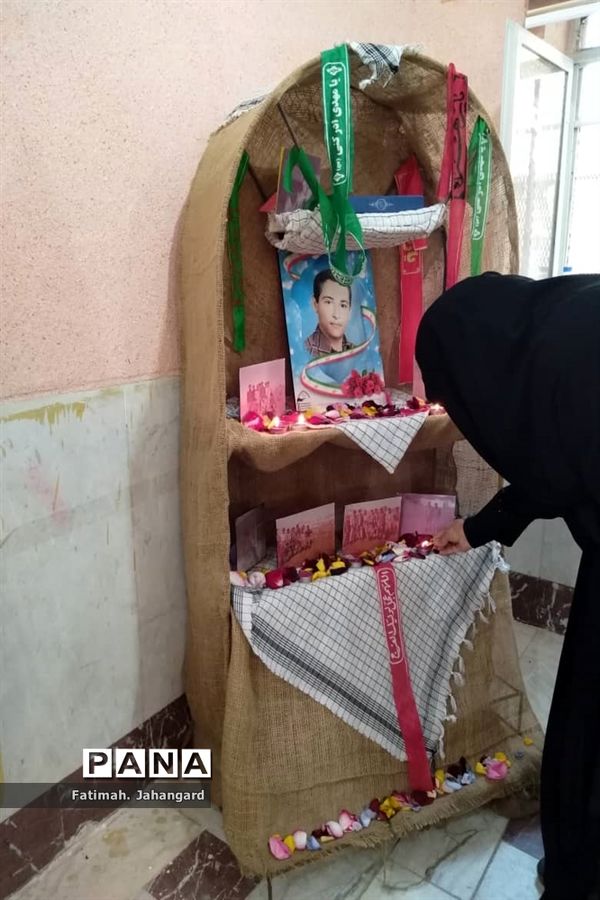 گرامیداشت یاد و خاطره شهید شاخص دبیرستان شاهد مائده شهرستان امیدیه