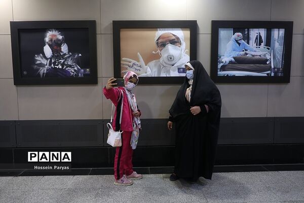 افتتاح نمایشگاه عکس مدافعان سلامت و تقدیر از پرستاران