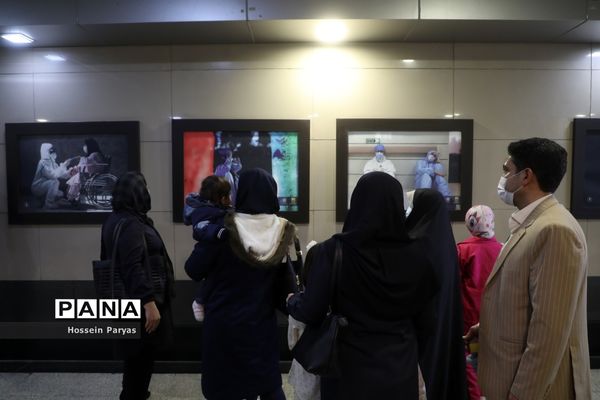 افتتاح نمایشگاه عکس مدافعان سلامت و تقدیر از پرستاران
