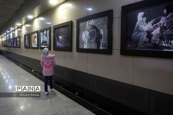 افتتاح نمایشگاه عکس مدافعان سلامت و تقدیر از پرستاران