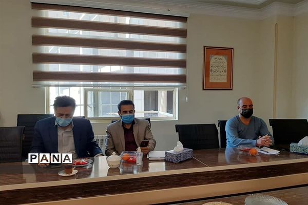 جلسه شورای بهداشت و سلامت در رودهن