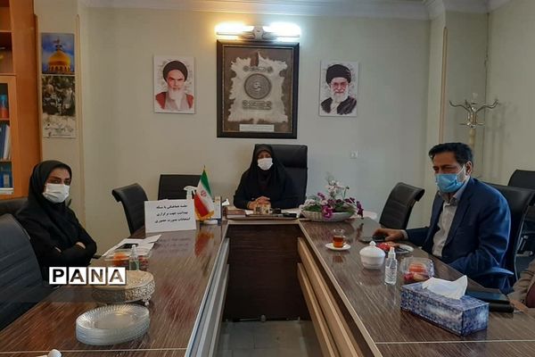 جلسه شورای بهداشت و سلامت در رودهن