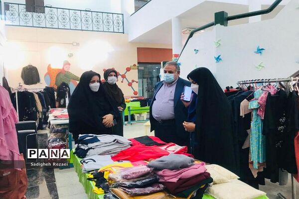 نمایشگاه و فروشگاه صنایع دستی و هنرهای خانگی دانش‌آموزان  در پژوهش سرای دانش‌آموزی شهید خوشبخت بوشهر