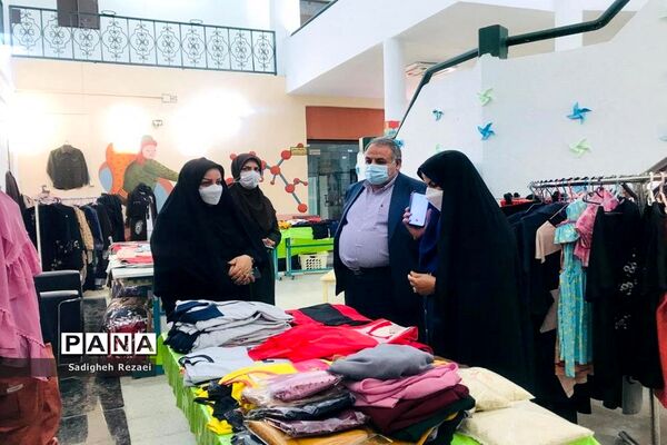 نمایشگاه و فروشگاه صنایع دستی و هنرهای خانگی دانش‌آموزان  در پژوهش سرای دانش‌آموزی شهید خوشبخت بوشهر
