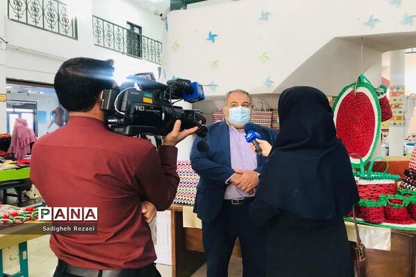 نمایشگاه و فروشگاه صنایع دستی و هنرهای خانگی دانش‌آموزان  در پژوهش سرای دانش‌آموزی شهید خوشبخت بوشهر