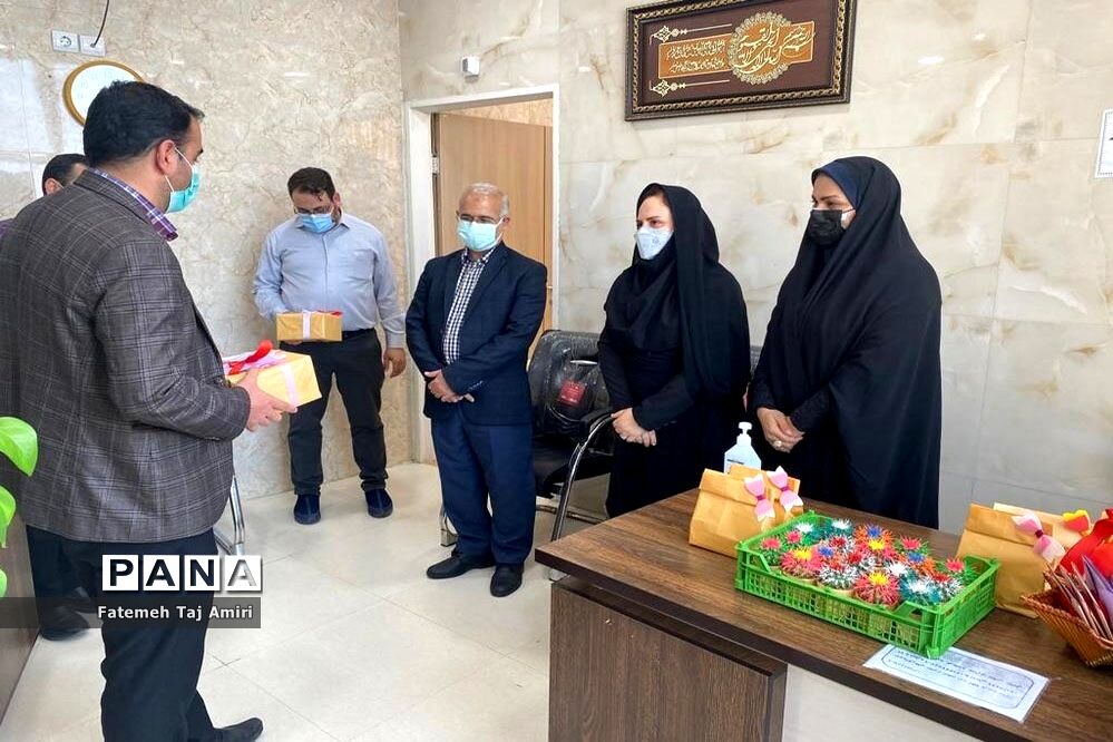 تقدیر و تشکر از کادر درمان به مناسبت روز پرستار