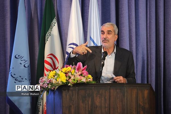 آیین تجلیل از دانش‌آموزان و پژوهشگران برگزیده کشور