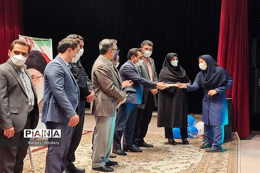 آیین تجلیل از مدافعان سلامت در شهرستان امیدیه