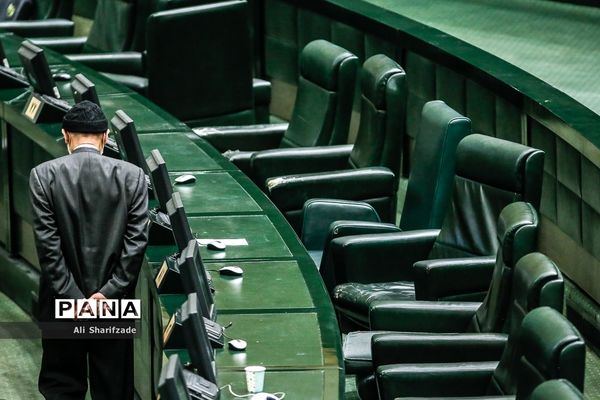 ارائه لایحه بودجه ۱۴۰۱ توسط رئیس جمهور به مجلس شورای اسلامی