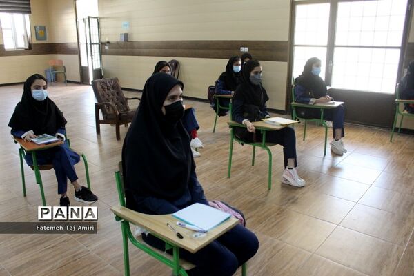 آموزش حضوری در دبیرستان ام ابیها شهرستان بوشهر