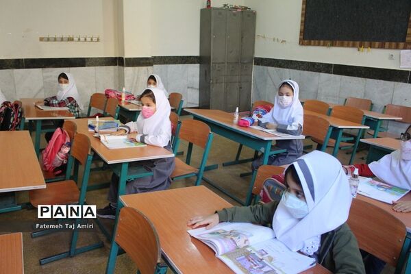 آموزش حضوری در دبستان هیات امنایی معینی