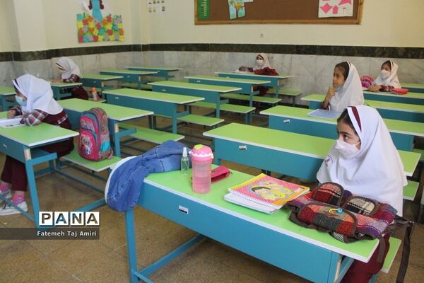 آموزش حضوری در دبستان هیات امنایی معینی