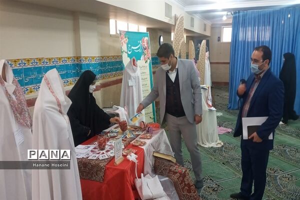 برپایی نمایشگاه چادر نماز و ملزومات جشن تکلیف در شهریار