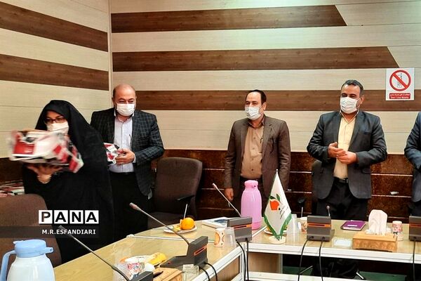 تقدیر از معاونان پرورشی ناحیه یک قم