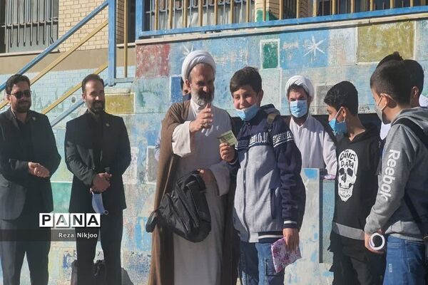 گفتمان‌ سیاسی، اجتماعی و اعتقادی در مدارس بهارستان