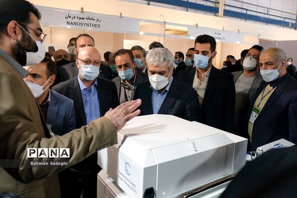 افتتاح نمایشگاه دستاوردهای پژوهشی و تجهیزات ایران ساخت