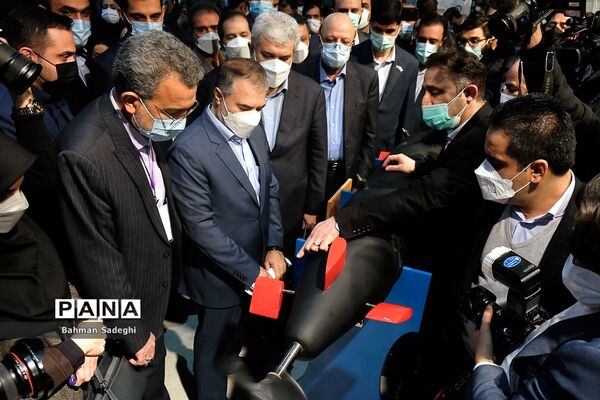 افتتاح نمایشگاه دستاوردهای پژوهشی و تجهیزات ایران ساخت