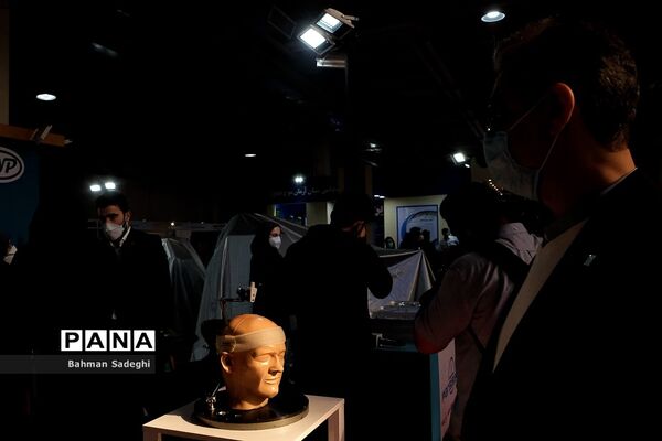 افتتاح نمایشگاه دستاوردهای پژوهشی و تجهیزات ایران ساخت
